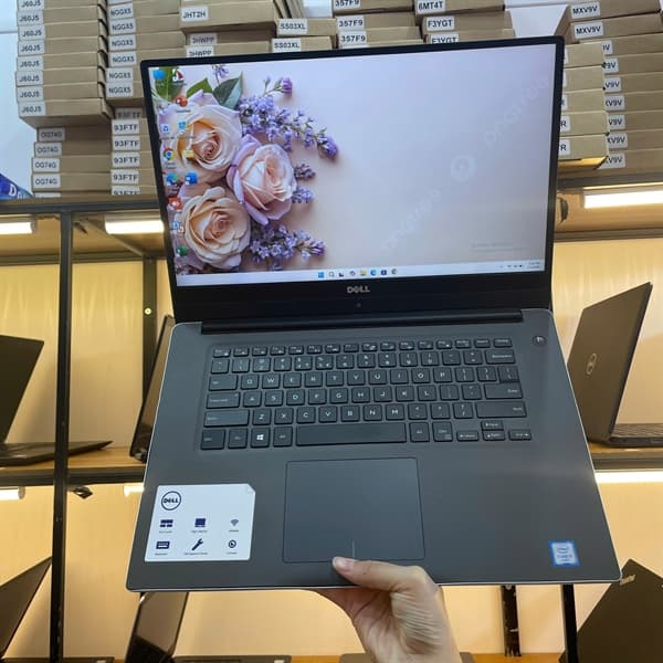 Dell Inspiron N7572 Core i5-8250u/ Ram 8GB/ SSD 256GB