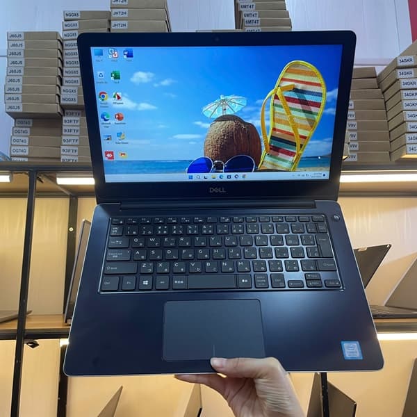 Dell Vostro 5370 core i5-8250u/ Ram 8/ SSD 256/ 13.3"FHD